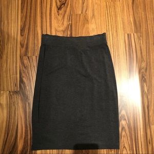 Soft, grey pencil skirt